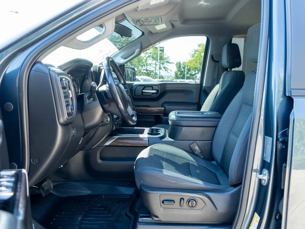 Used 2019 Gray Chevrolet RST image 11