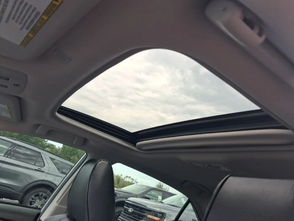 Used 2019 Silver Toyota LE image 6