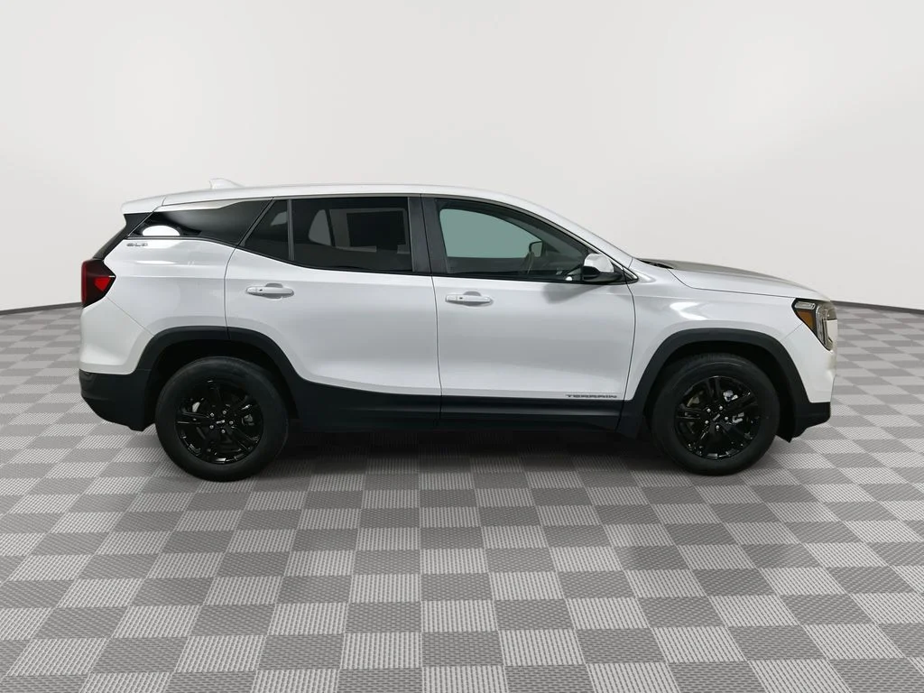 2024 GMC Terrain SLE - Photo 9