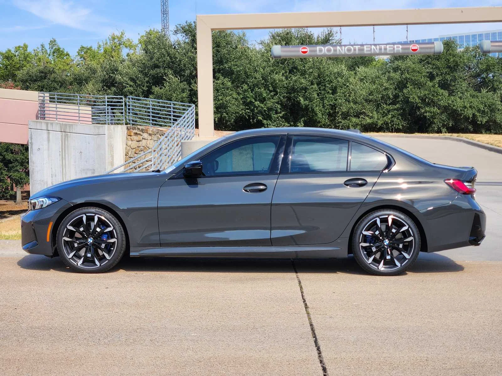New 2026 Dravit Grey Metallic BMW M340i NA xDrive image 2