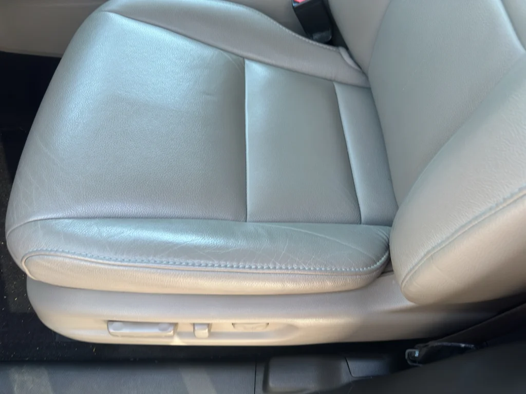 Used 2017 White Diamond Pearl Honda EX-L image 7