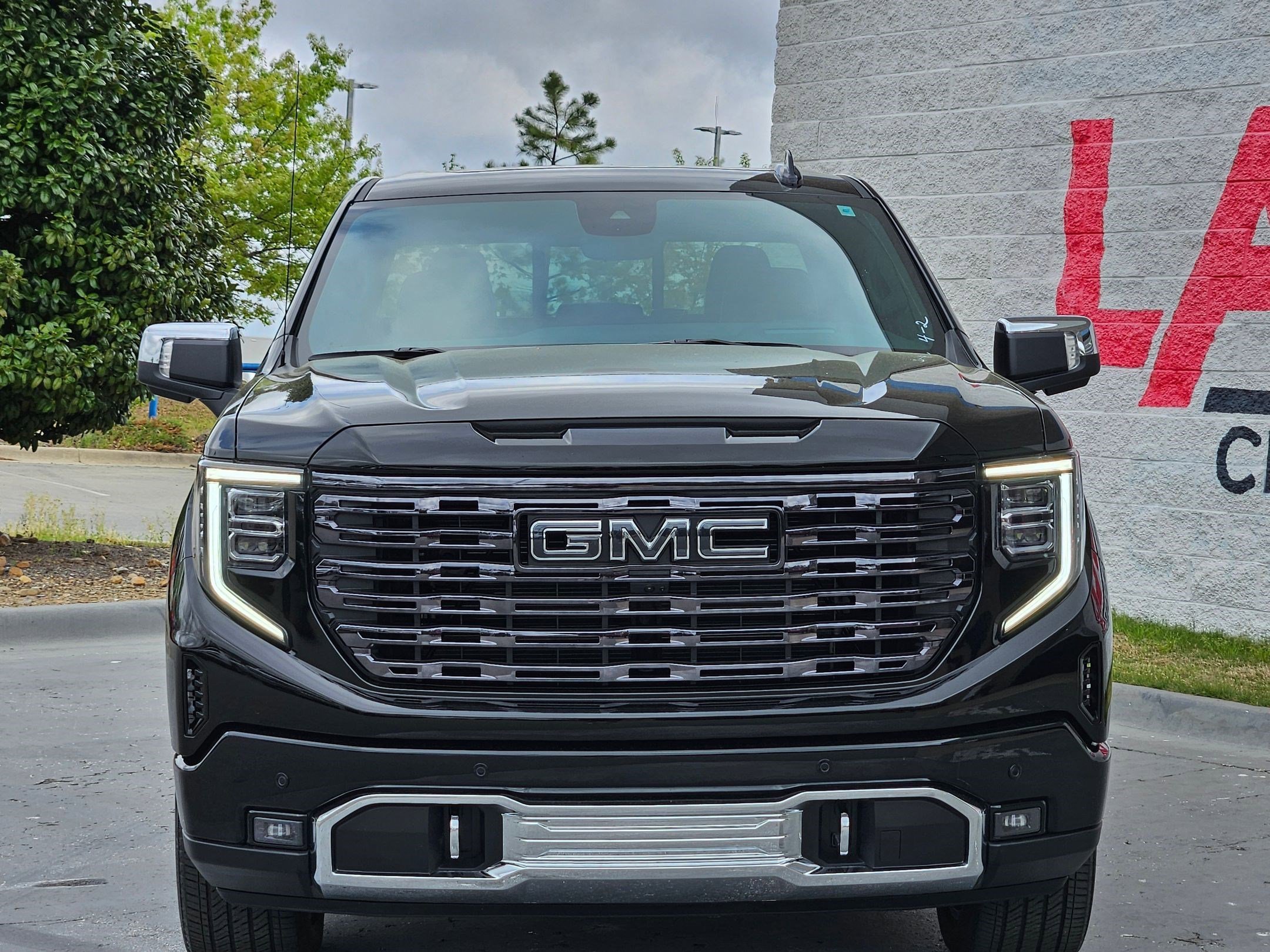 Used 2025 GMC Sierra 1500 Denali Ultimate with VIN 1GTUUHEL0SZ249906 for sale in Little Rock