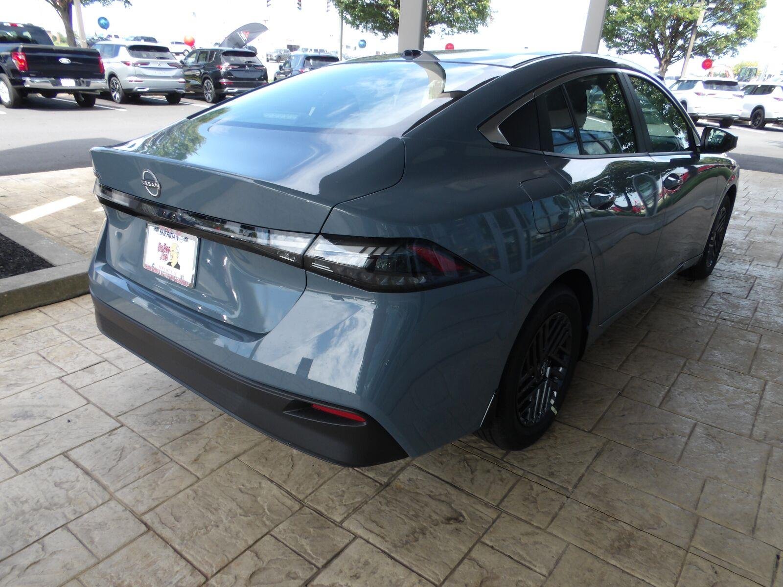 New 2027 Atlantic Gray Metallic Nissan SV image 7