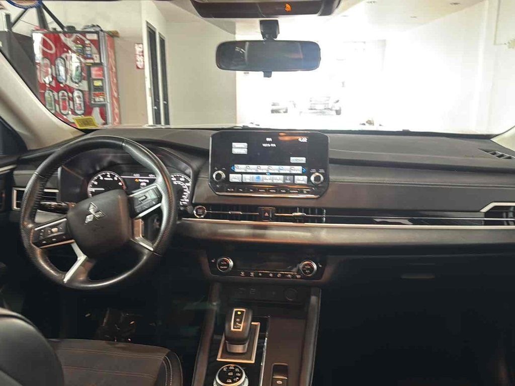 Used 2024 Black Mitsubishi SE Black Edition image 22