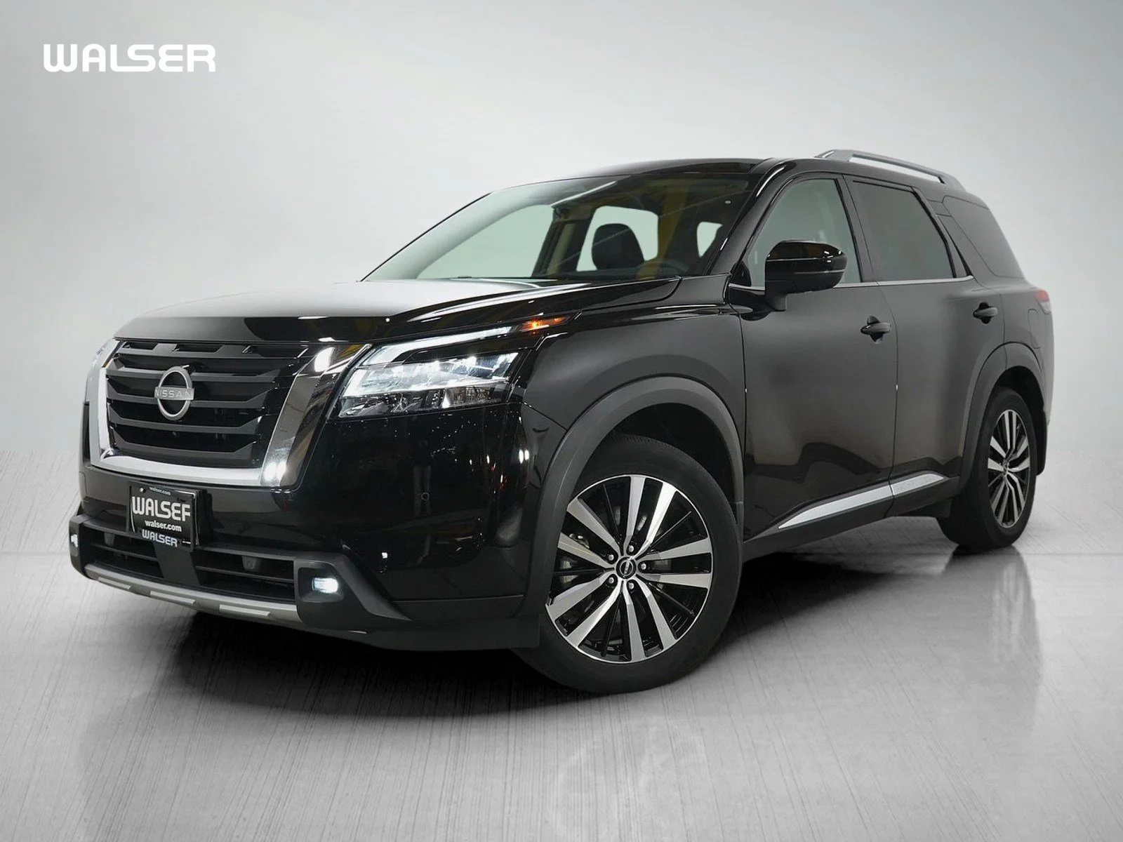 2024 Nissan Pathfinder Platinum 4WD's photo