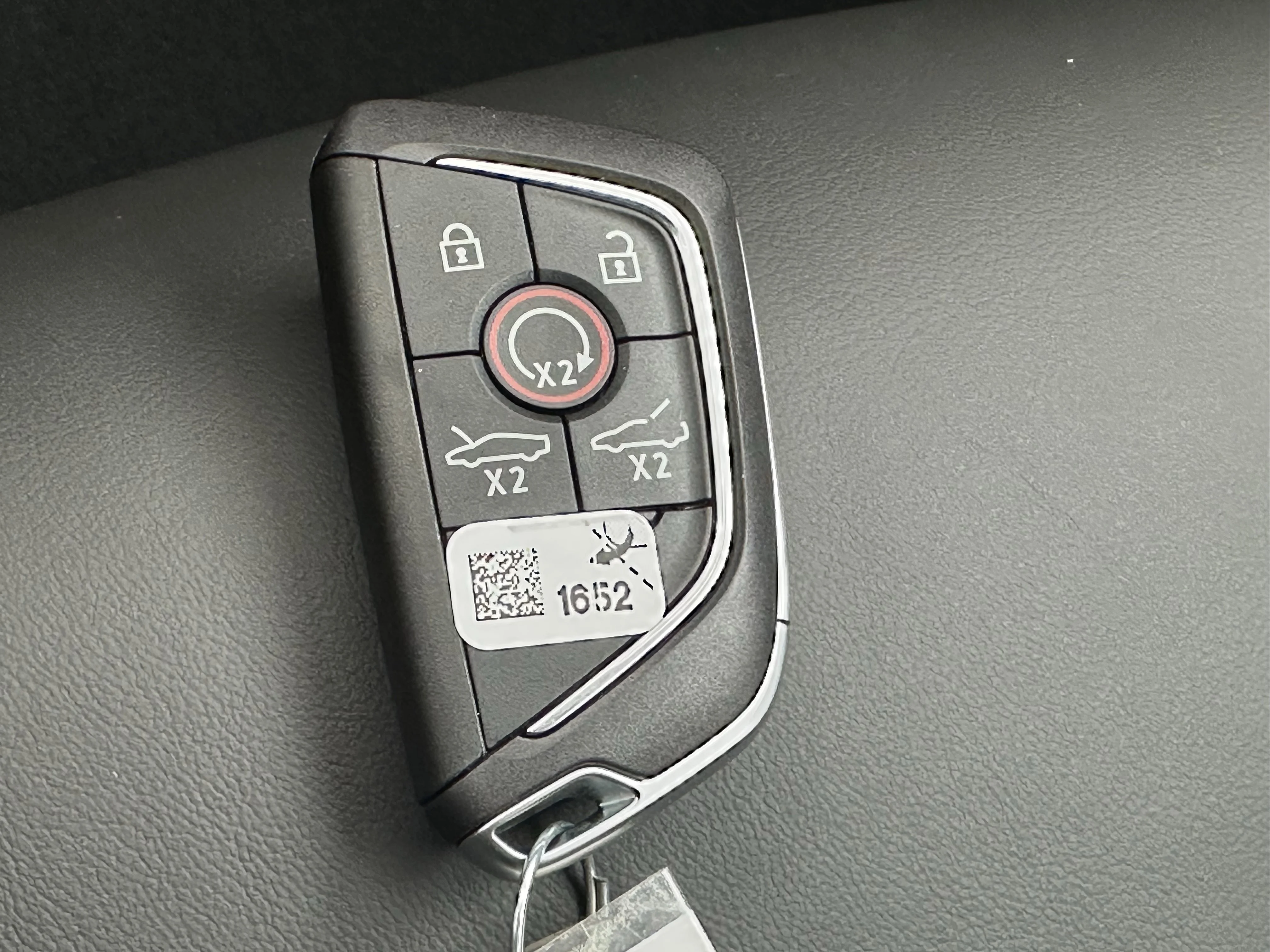 New 2026 Arctic White Chevrolet 1LT image 19