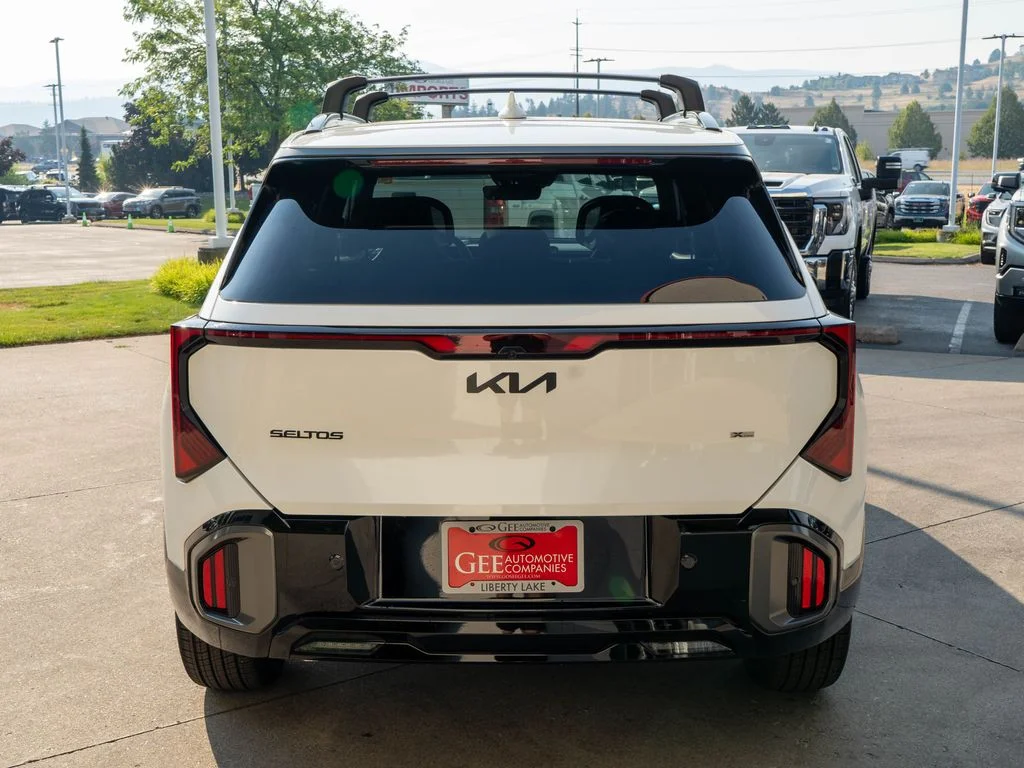 New 2027 Snow White Pearl Kia X-Line SX image 6