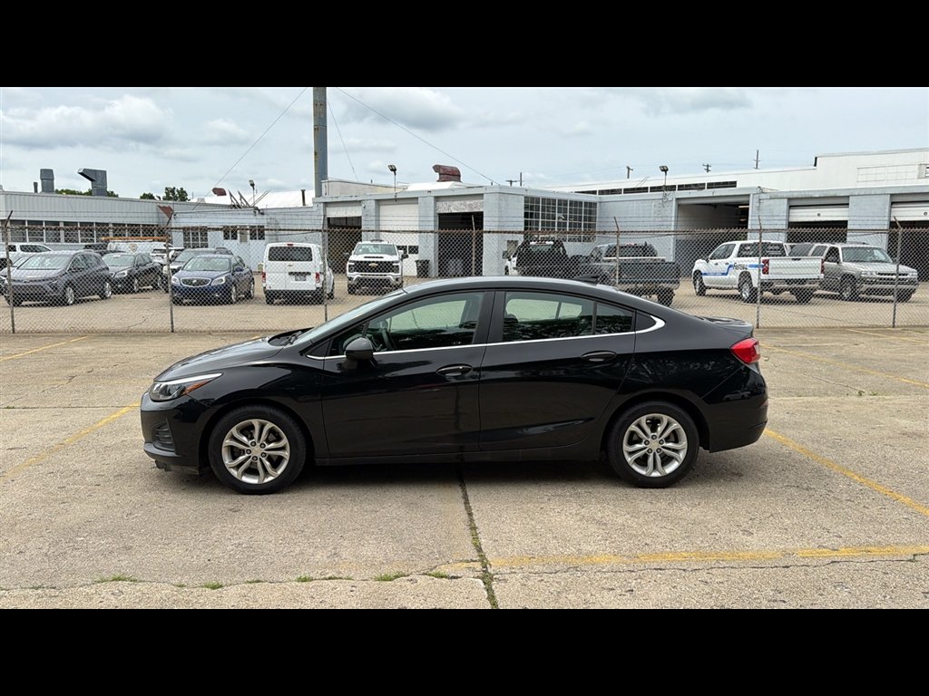 Used 2019 Mosaic Black Metallic Chevrolet LT image 3