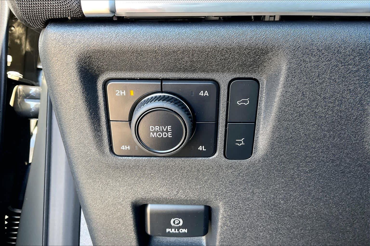 New 2026 Marsh Gray Ford Platinum® image 17