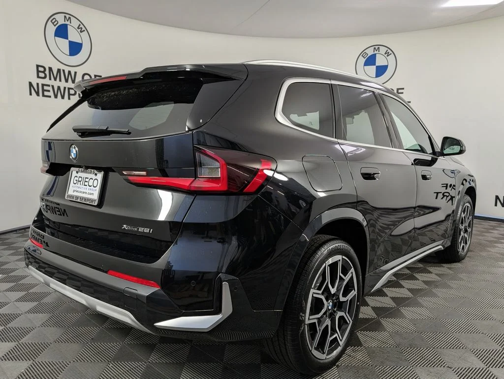 New 2026 Black Sapphire Metallic BMW xDrive28i image 6
