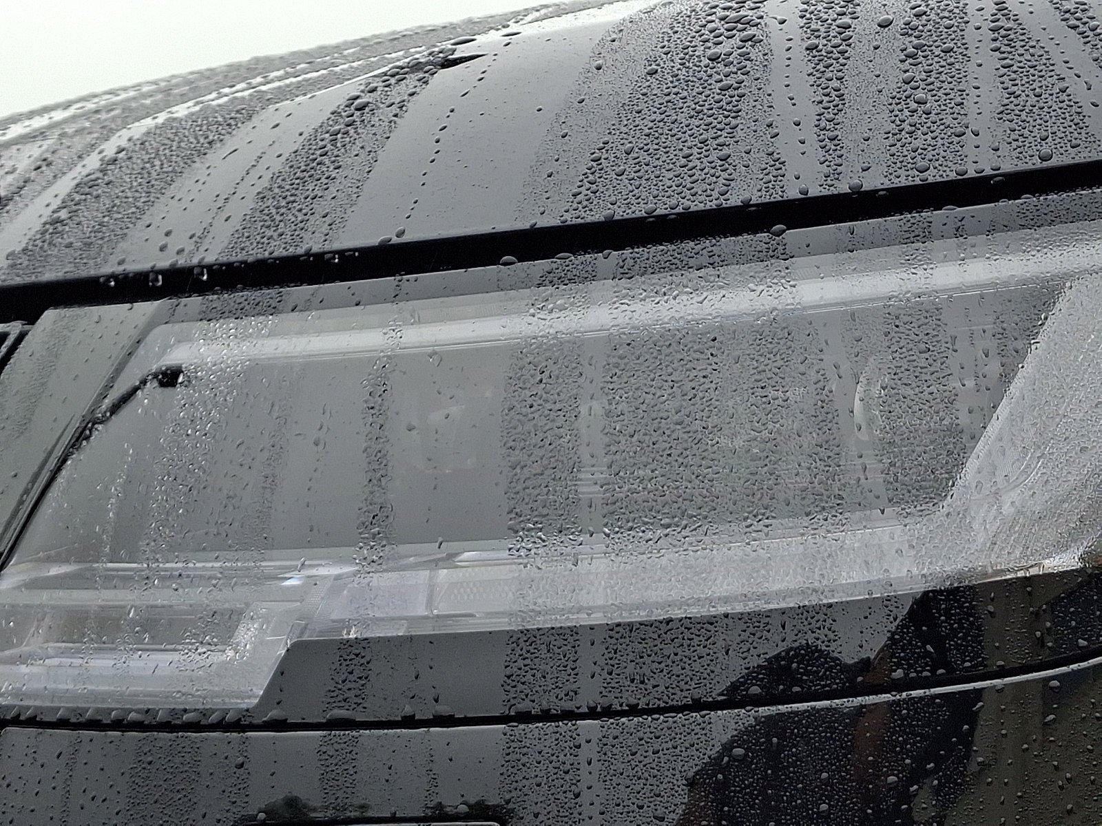 New 2027 Santorini Black Land Rover  image 6