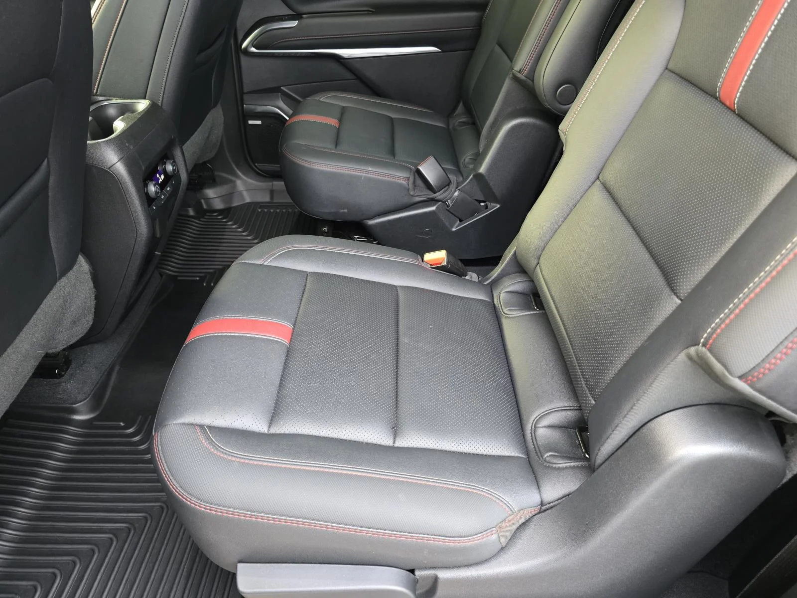 Used 2024 Mosaic Black Metallic Chevrolet RS image 10