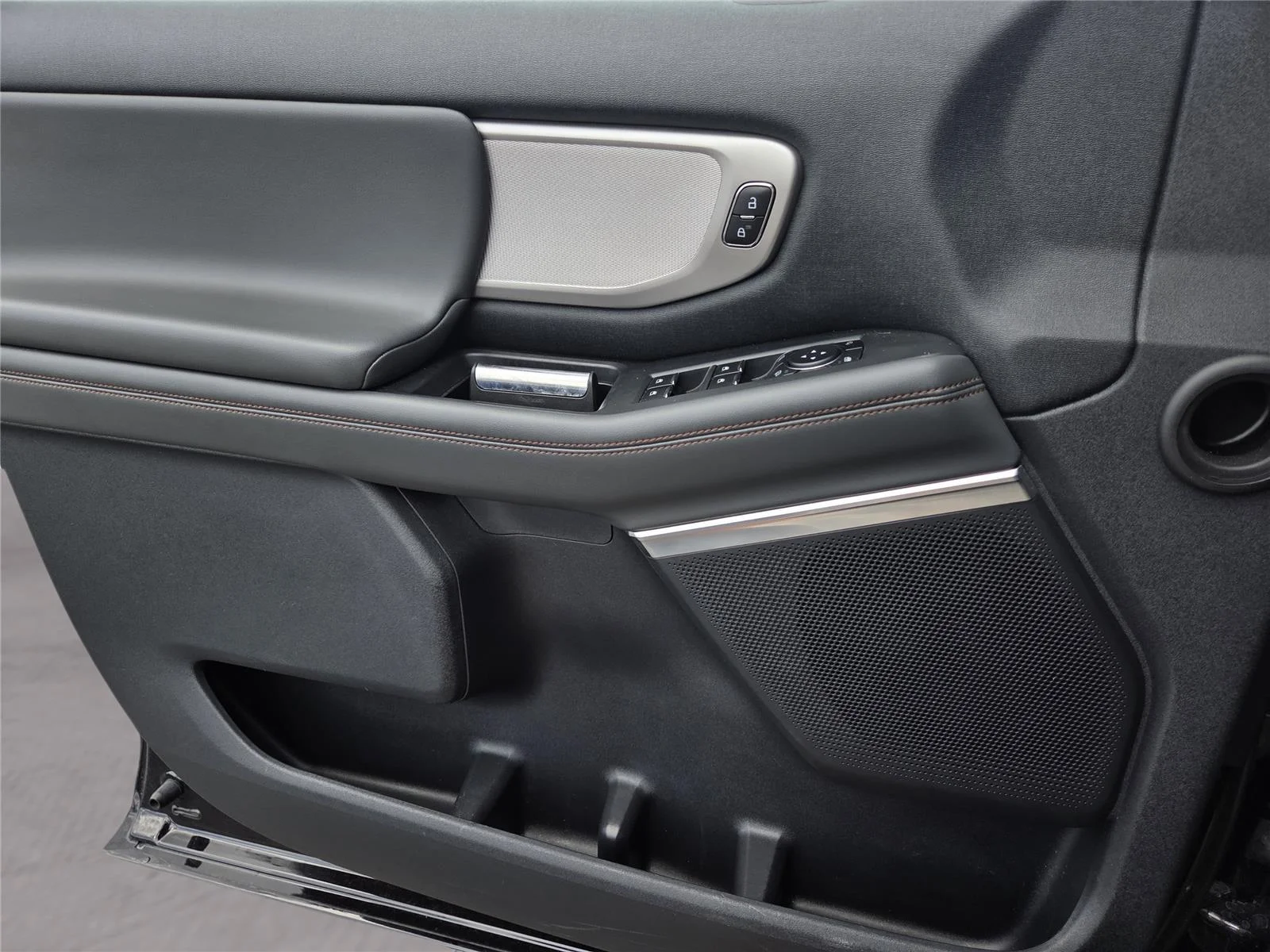 Used 2025 Agate Black Ford Active image 20