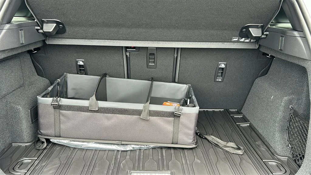 New 2026 White Land Rover Hoxton Edition image 31