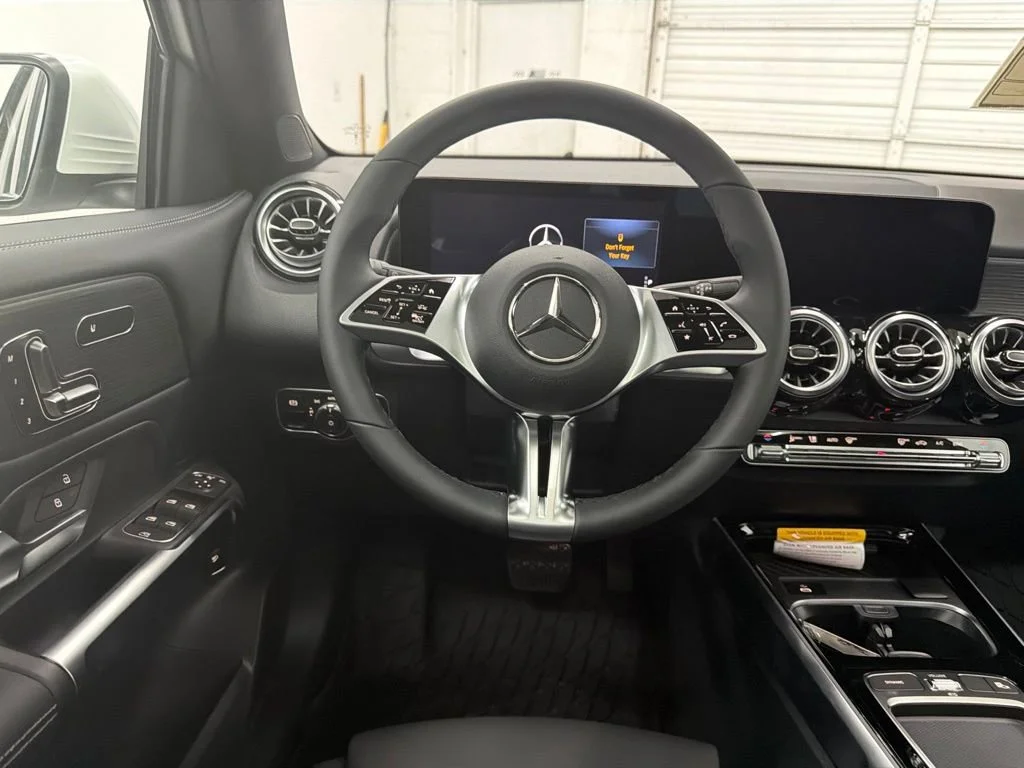 New 2026 White Mercedes-Benz GLB 250 image 21