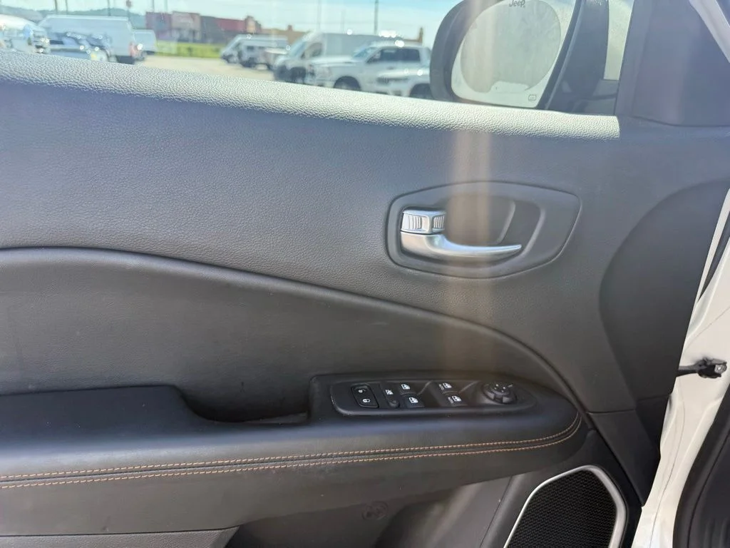 Used 2018 White Jeep Limited image 5