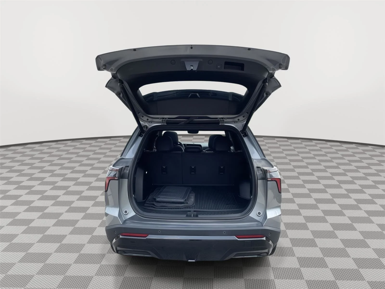 Used 2025 Sterling Gray Metallic Chevrolet AWD RS image 16