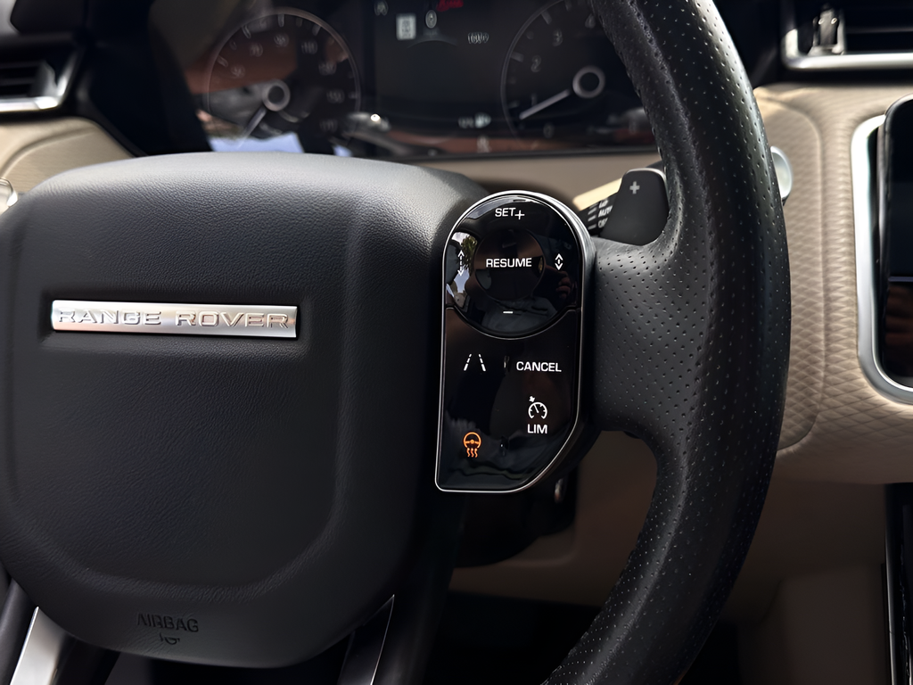 Used 2019  Land Rover S image 13