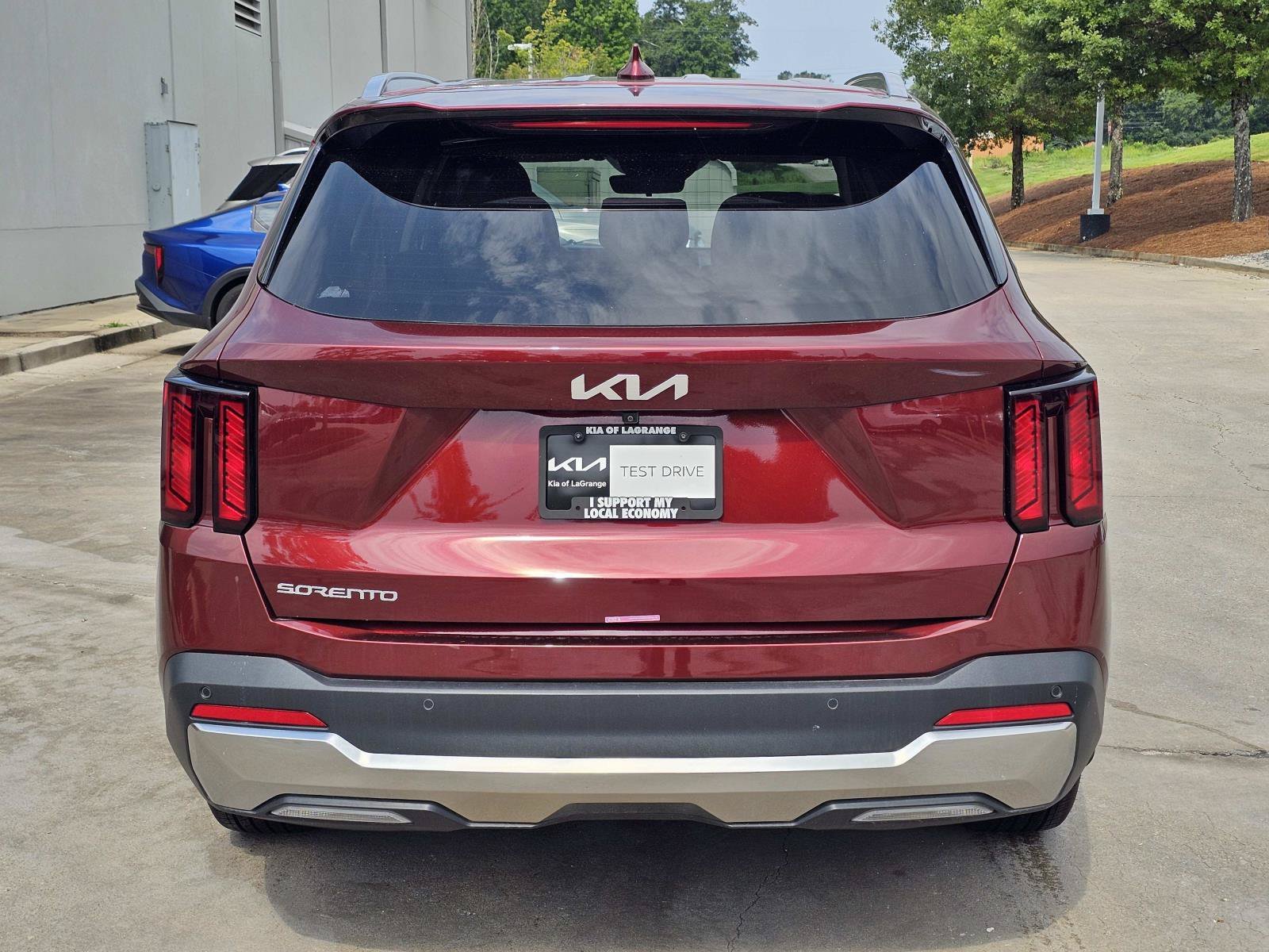 Used 2025 Dawning Red Kia S image 10