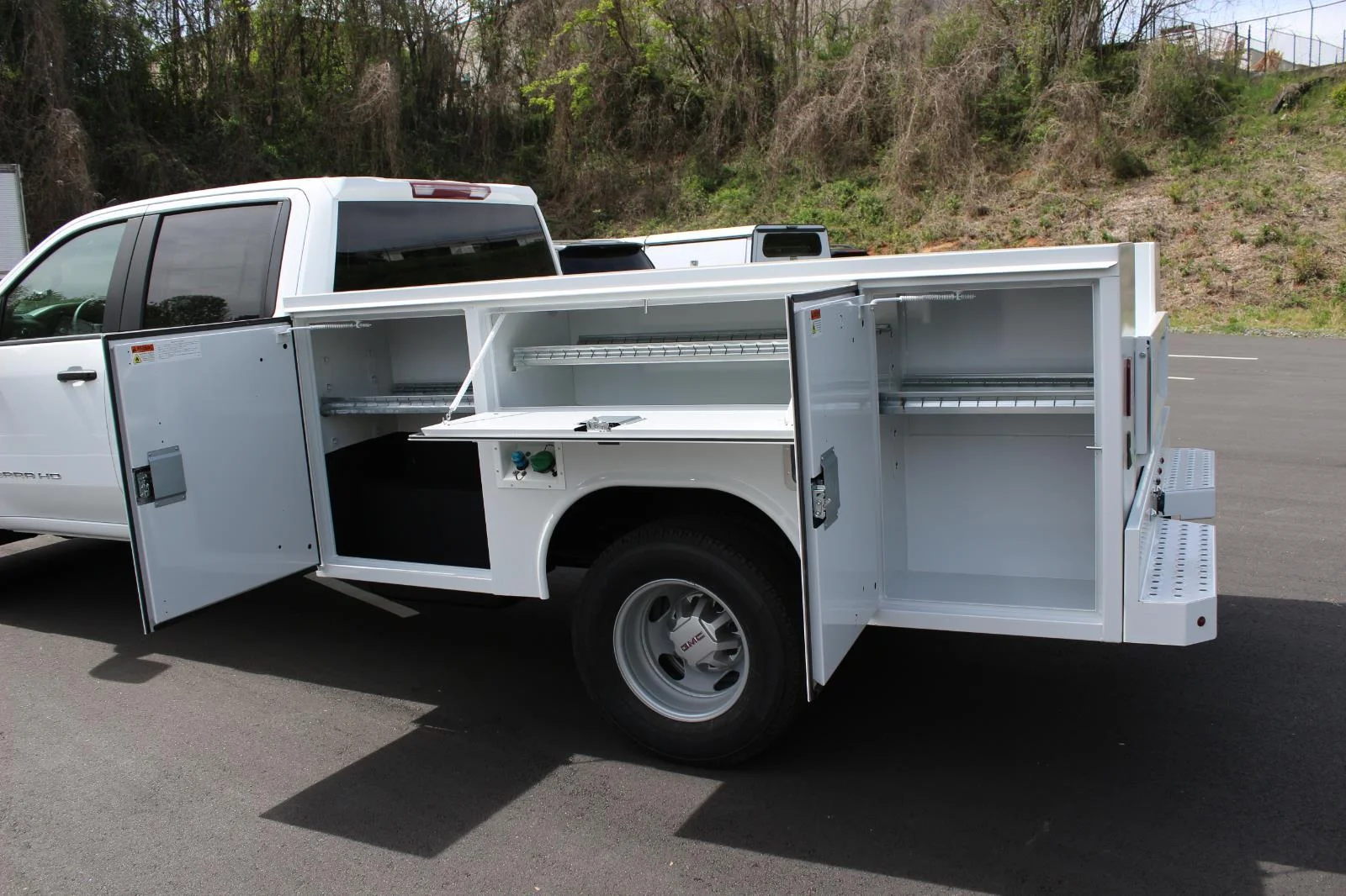 New 2026 Summit White GMC Pro image 11
