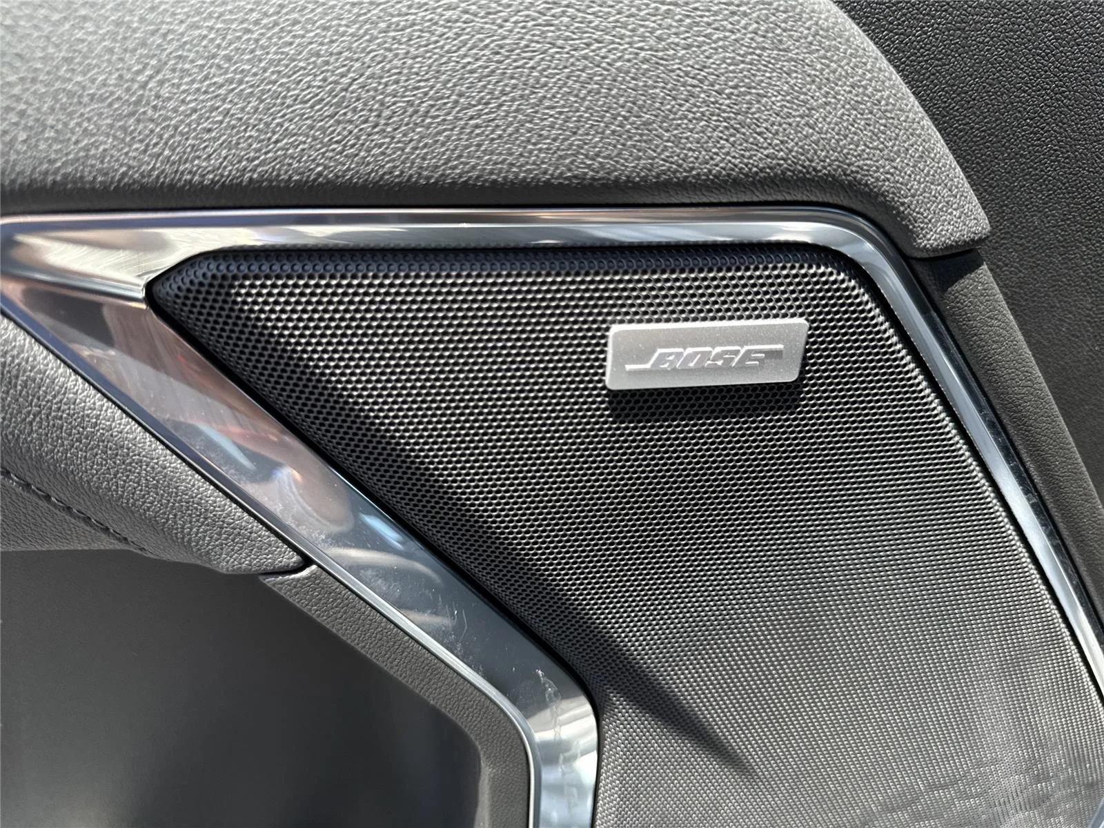 New 2026 Sterling Metallic GMC Elevation image 30
