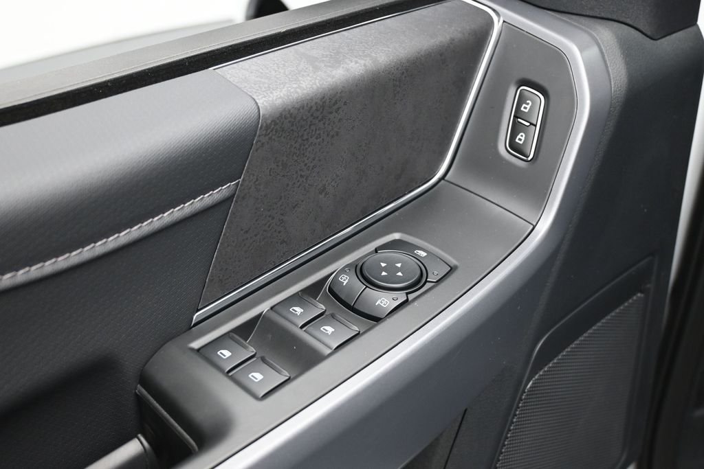 New 2026 Oxford White Ford XLT image 10