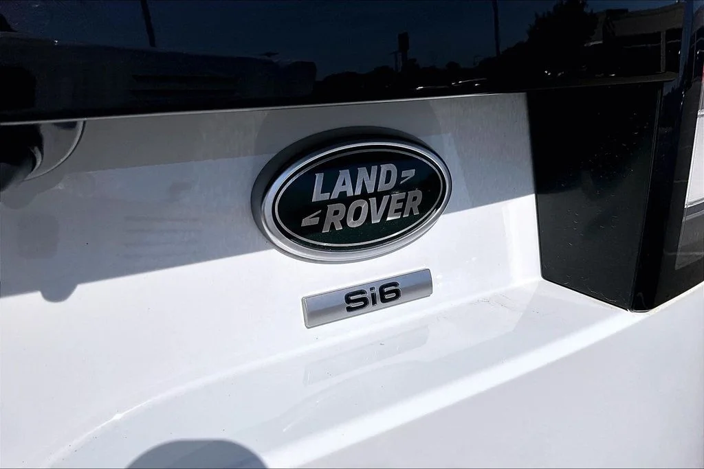 Used 2018 White Land Rover SE image 33