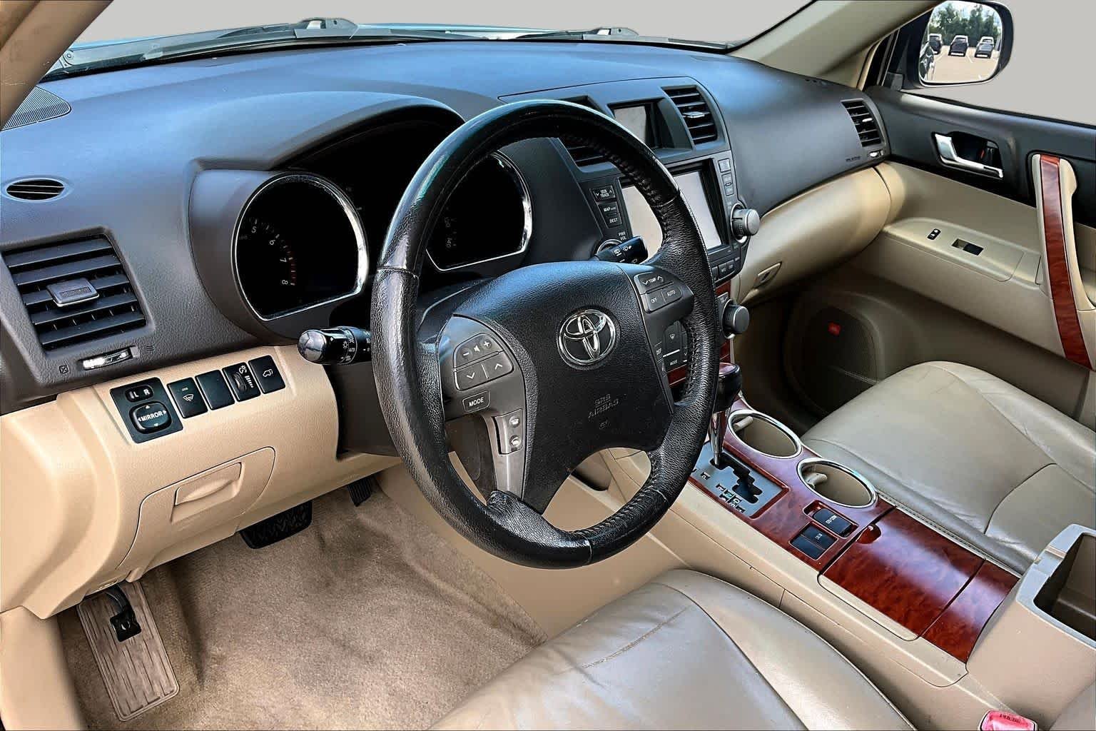 Used 2010 Black Toyota Limited image 12
