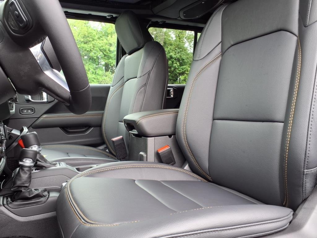 2025 Jeep Wrangler 4-Door Sahara - Photo 13