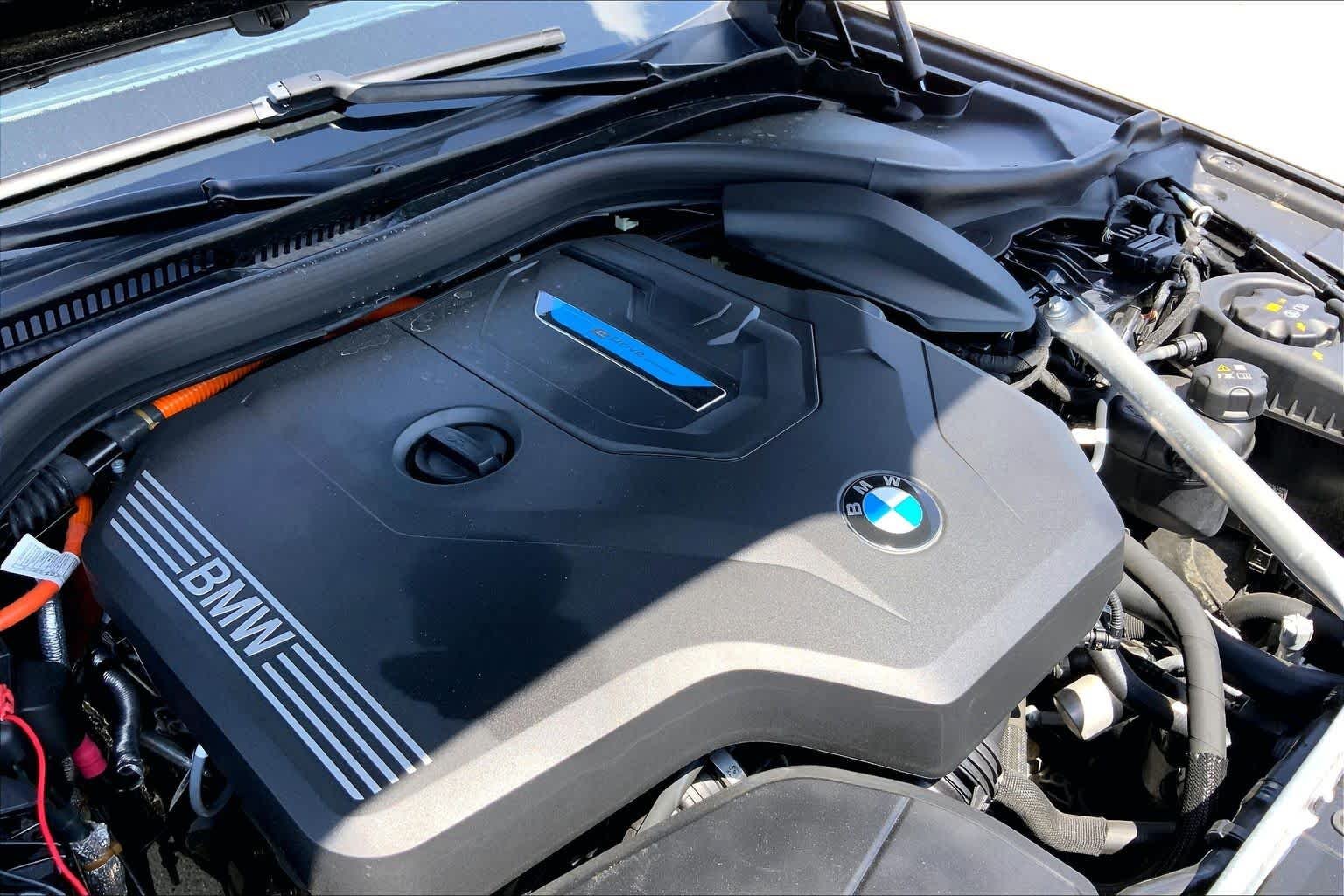 Used 2023 Black Sapphire Metallic BMW 530e xDrive image 33