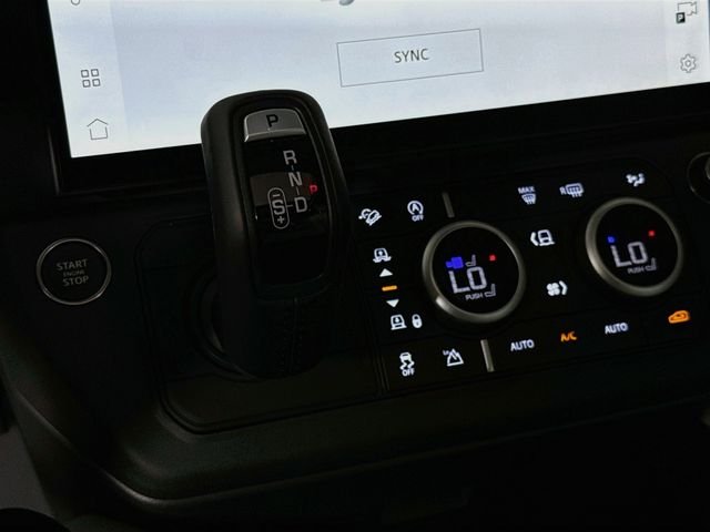 New 2026 Woolstone Green Land Rover X-Dynamic SE image 19