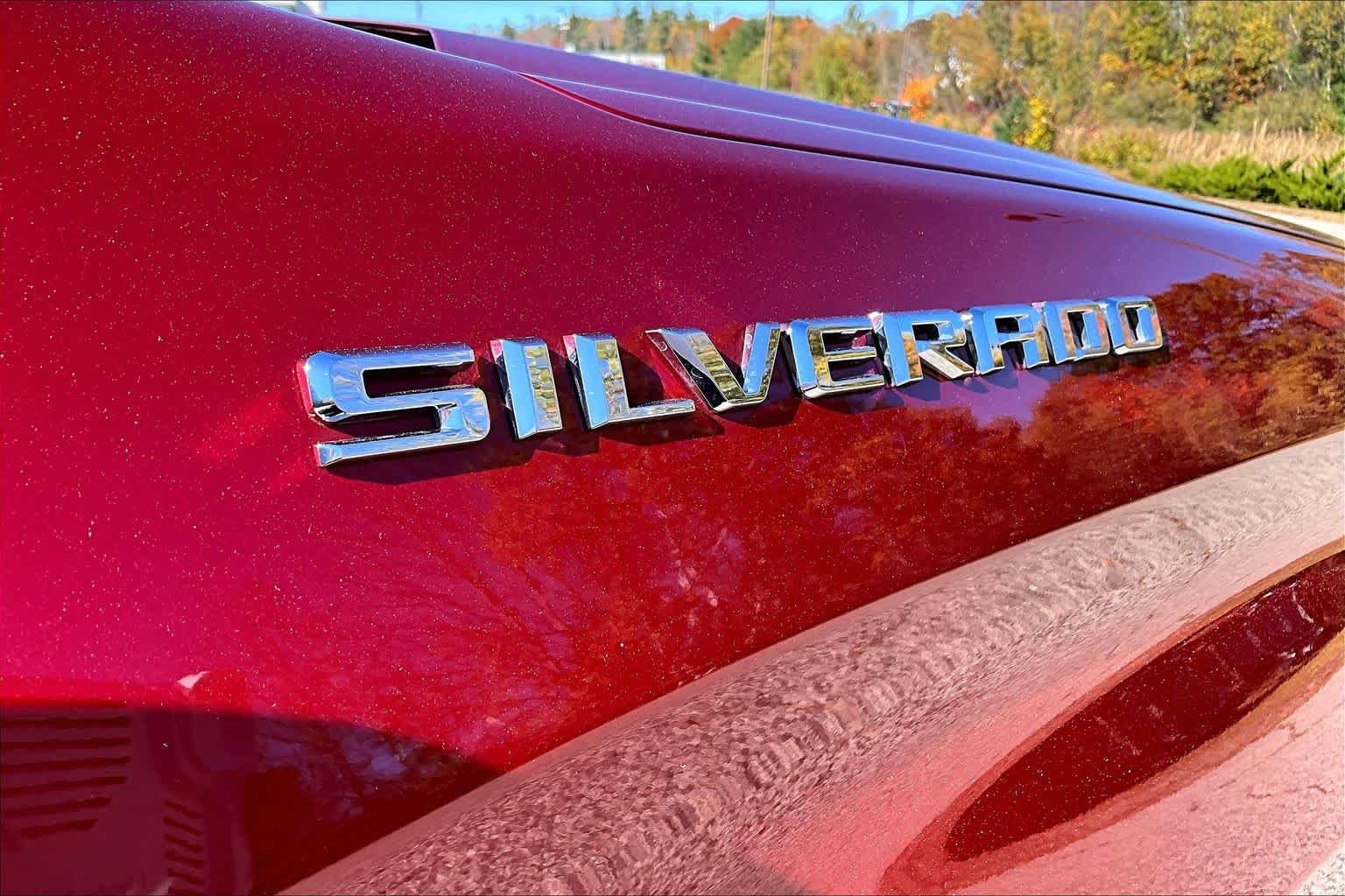 Used 2023 Radiant Red Tintcoat Chevrolet LT image 10