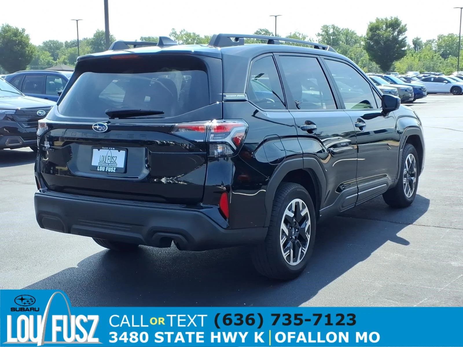 Used 2025 Crystal Black Silica Subaru Premium image 27