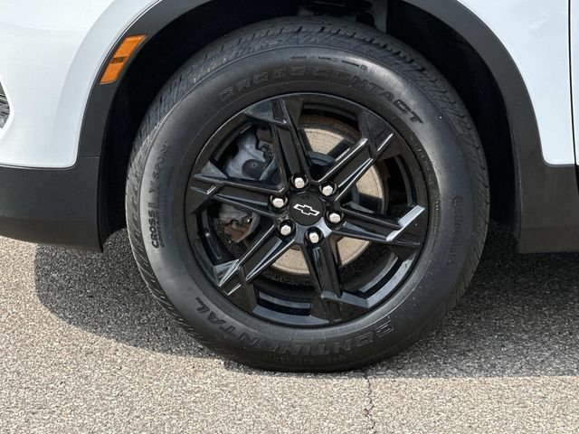 Used 2024 White Chevrolet LT image 8