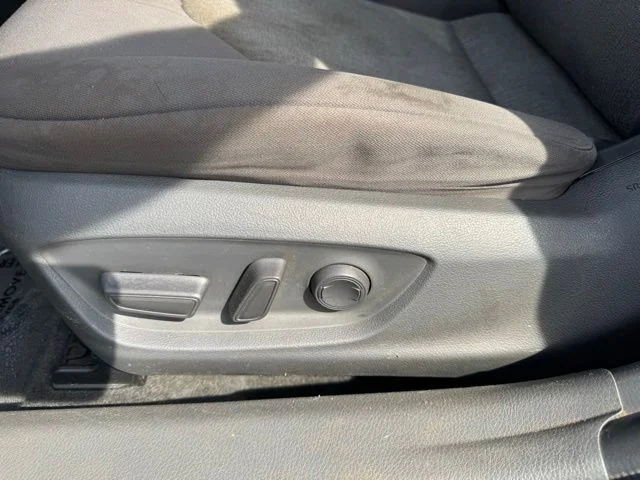 Used 2018 Silver Toyota LE image 22