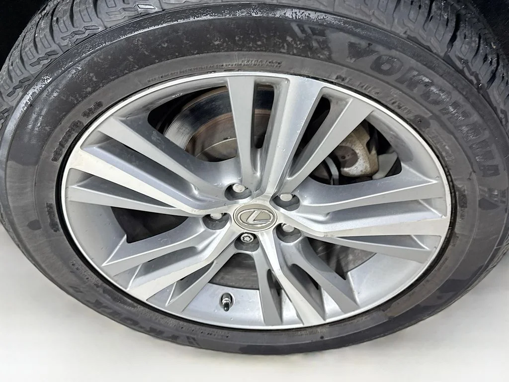 Used 2015 Black Lexus 450h image 41