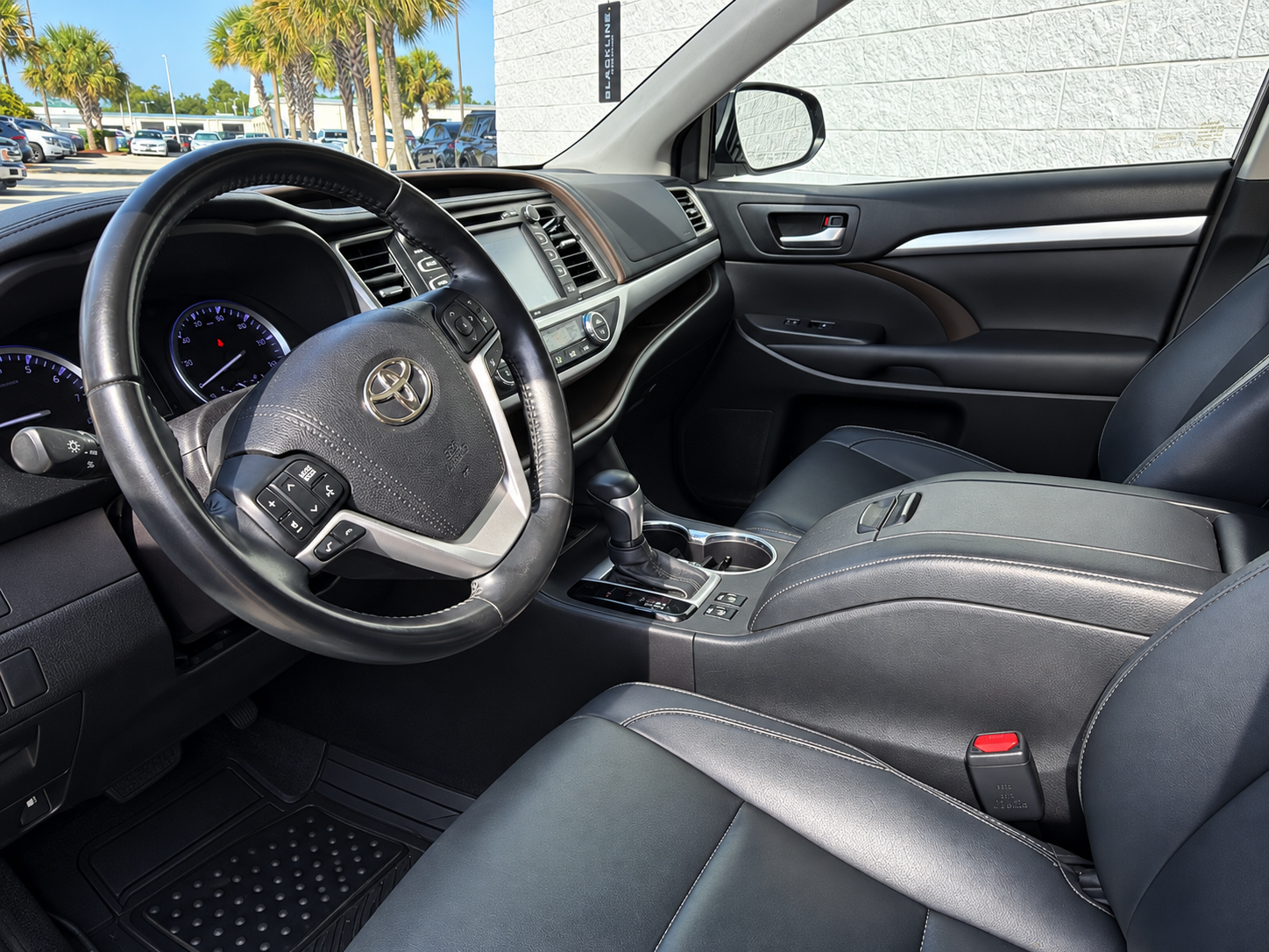 Used 2018 Midnight Black Metallic Toyota XLE image 2