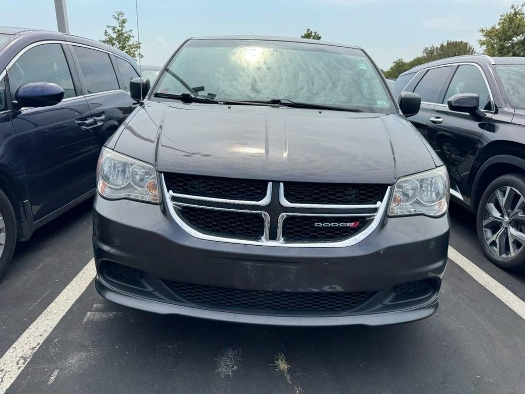 Used 2017 Gray Dodge SE image 2
