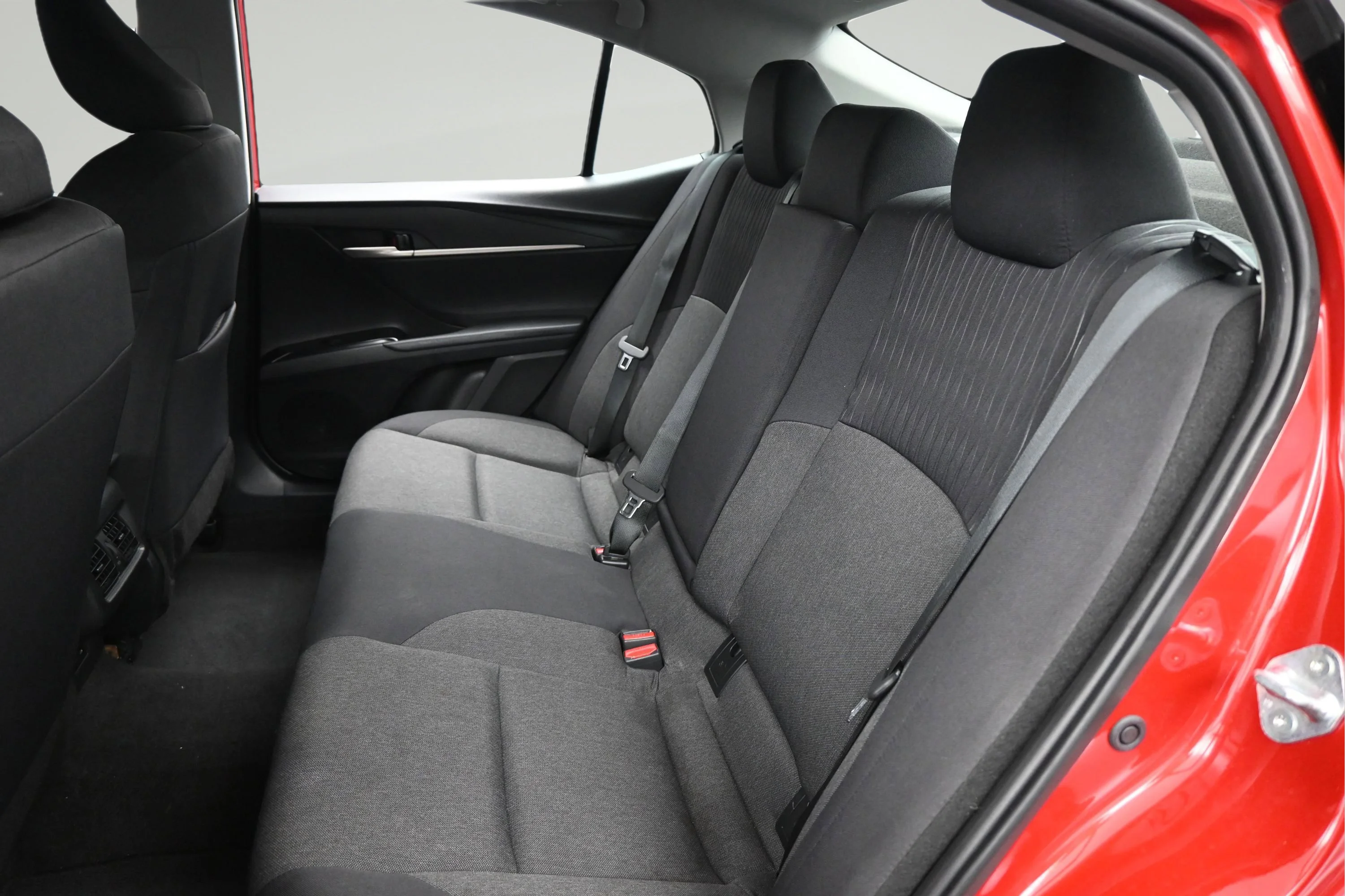 2025 Toyota Camry LE - Photo 11