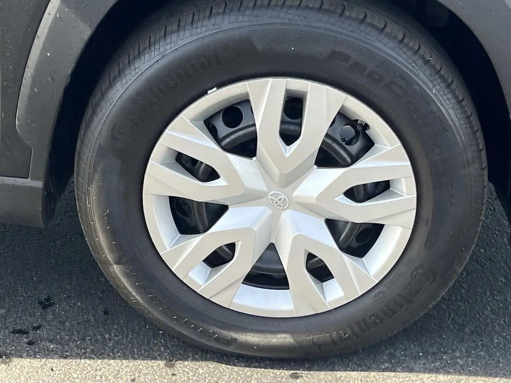 Used 2025 Black Toyota L image 9