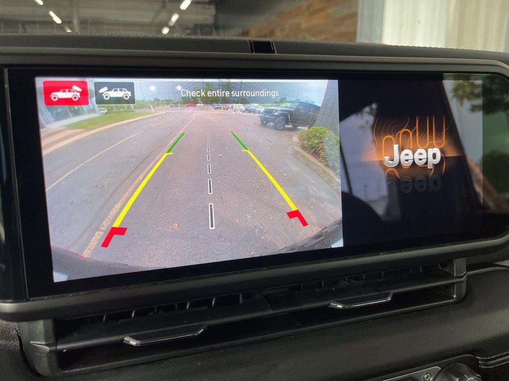 Used 2024 Earl Clearcoat Jeep Rubicon 4xe image 38