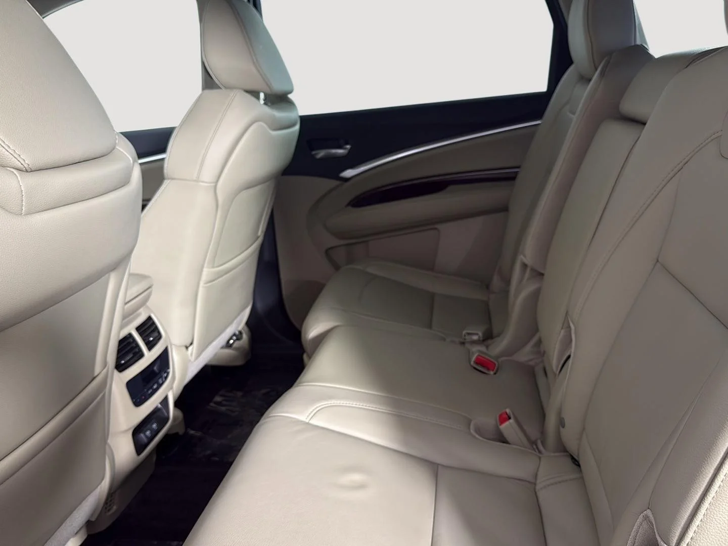 Used 2018 White Acura SH-AWD w/Technology Pkg image 21