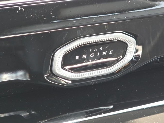 New 2026 Silver Zynith Exterior Paint Jeep 85th Anniversary Edition image 18