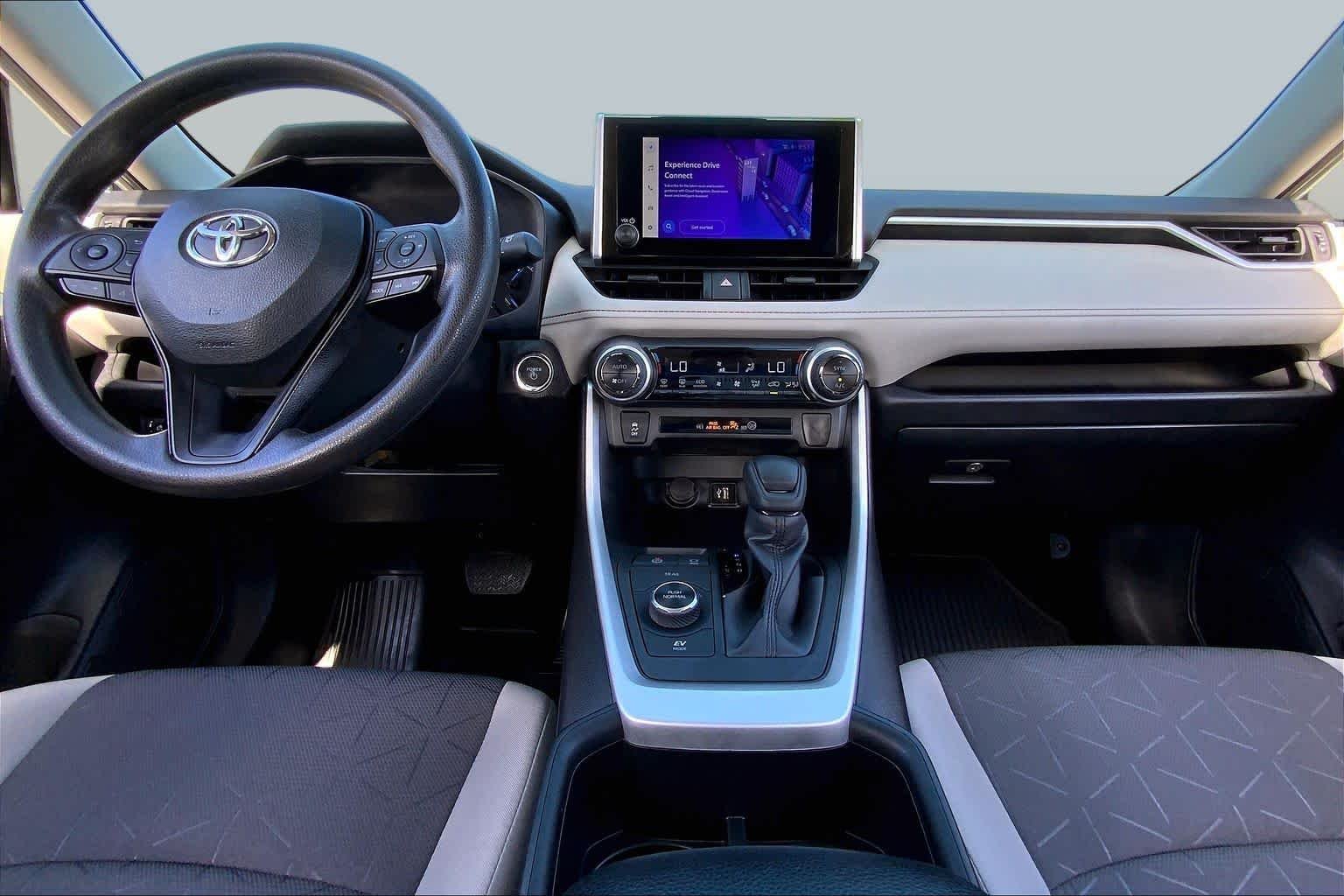 Used 2024 Ice Cap Toyota Hybrid XLE image 15