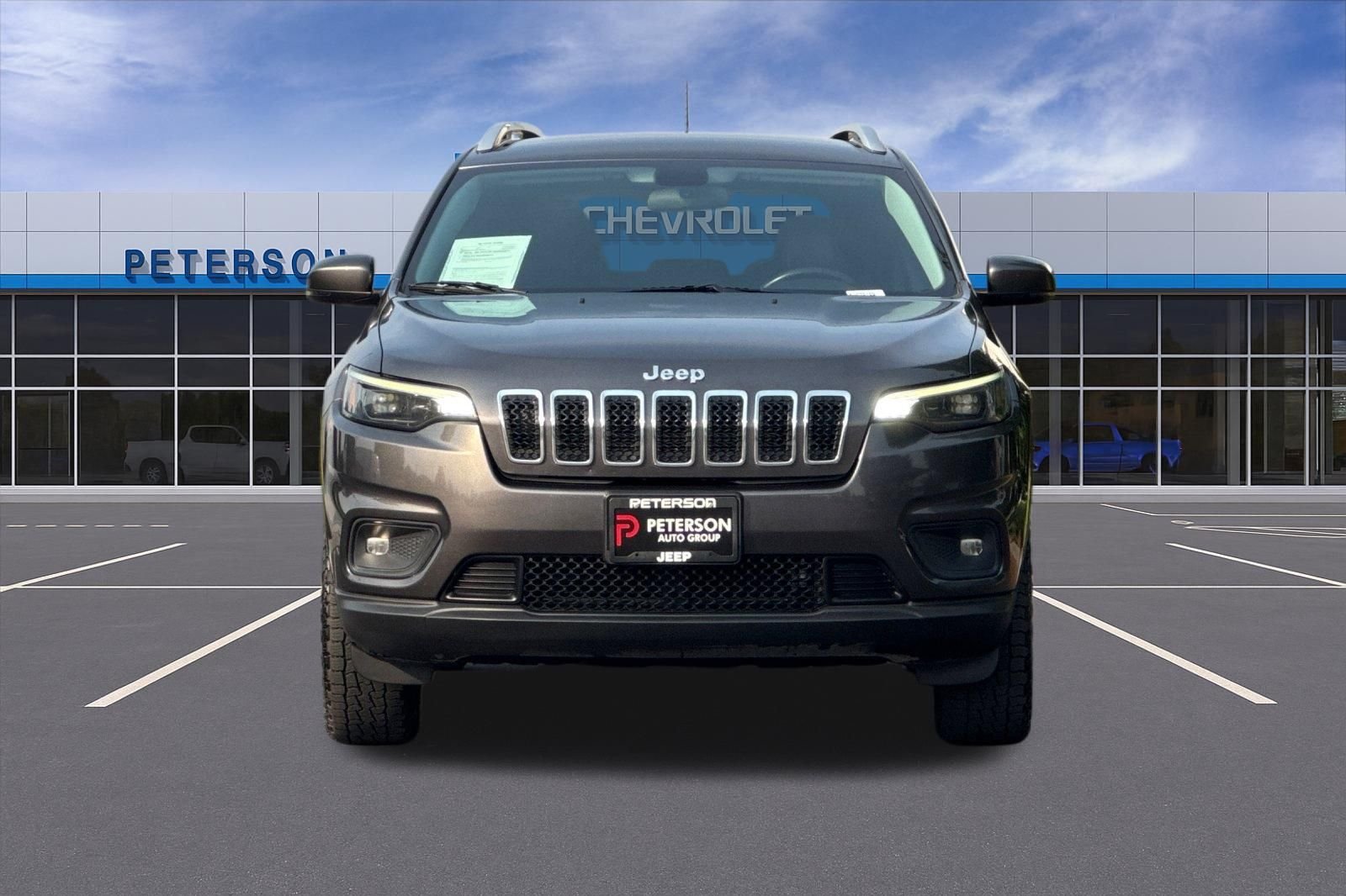 Used 2019 Gray Jeep Latitude Plus image 9