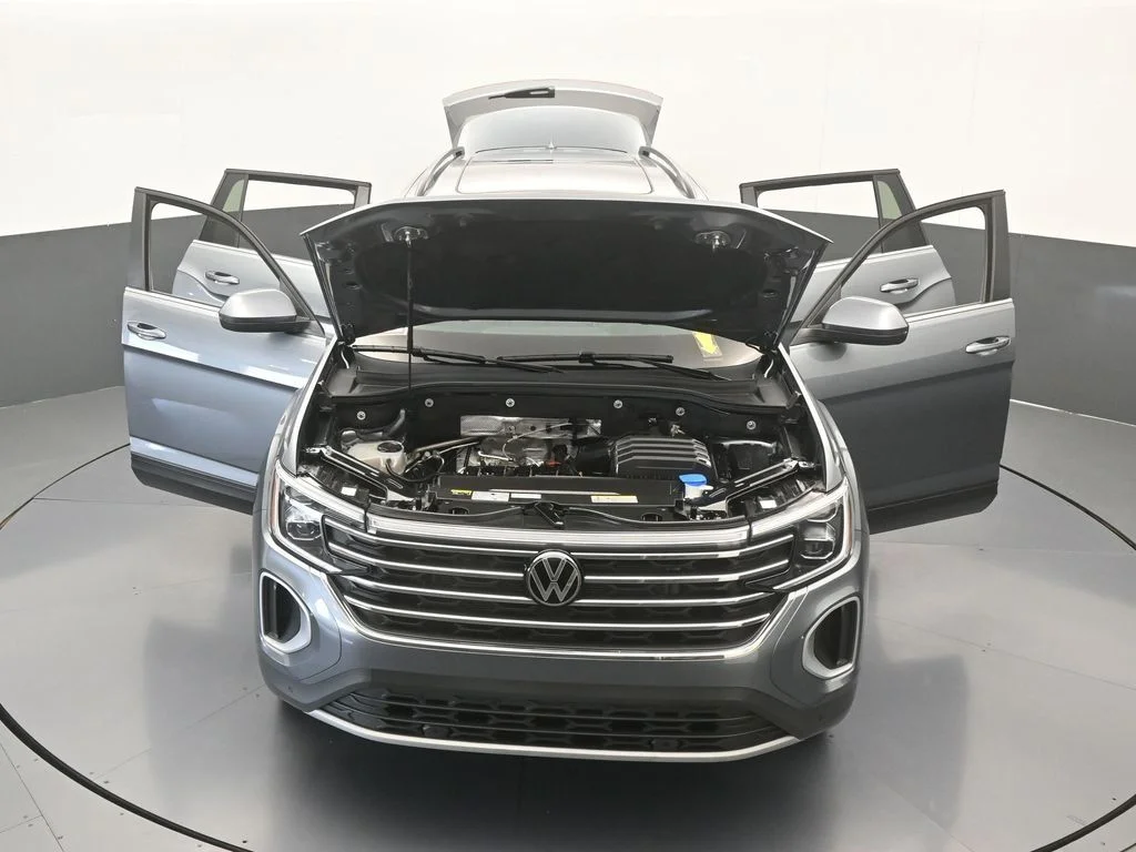 Used 2024 Gray Volkswagen 2.0T SE w/Technology image 71