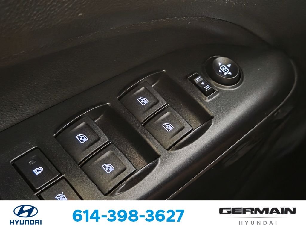 Used 2021 Gray GMC AT4 w/Leather image 26