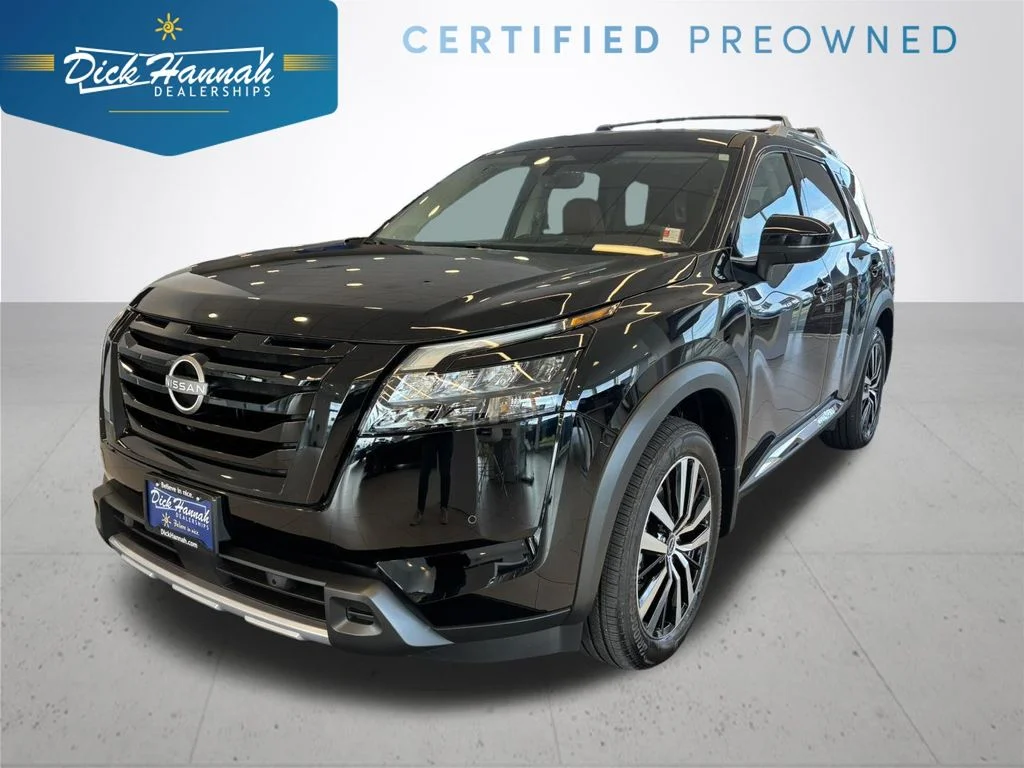 2025 Nissan Pathfinder Platinum 4WD's photo