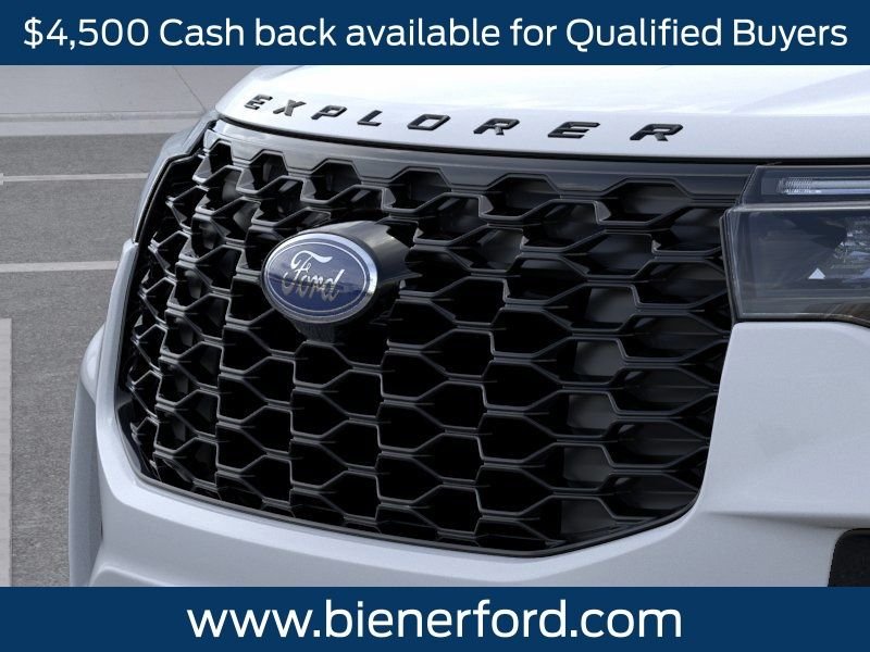 New 2026 Space White Metallic Ford ST-Line image 18