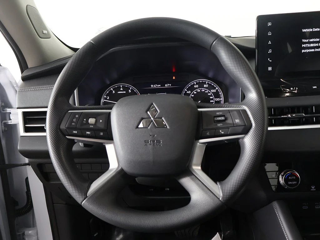 New 2026 White Mitsubishi ES image 40